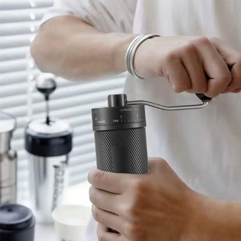 Coffee Extraction Equipment - Hand-cranked Italian-style manual coffee bean grinder,